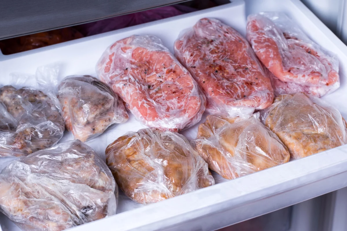 Експерти розповіли, чи правда, що продукти не можна заморожувати повторно