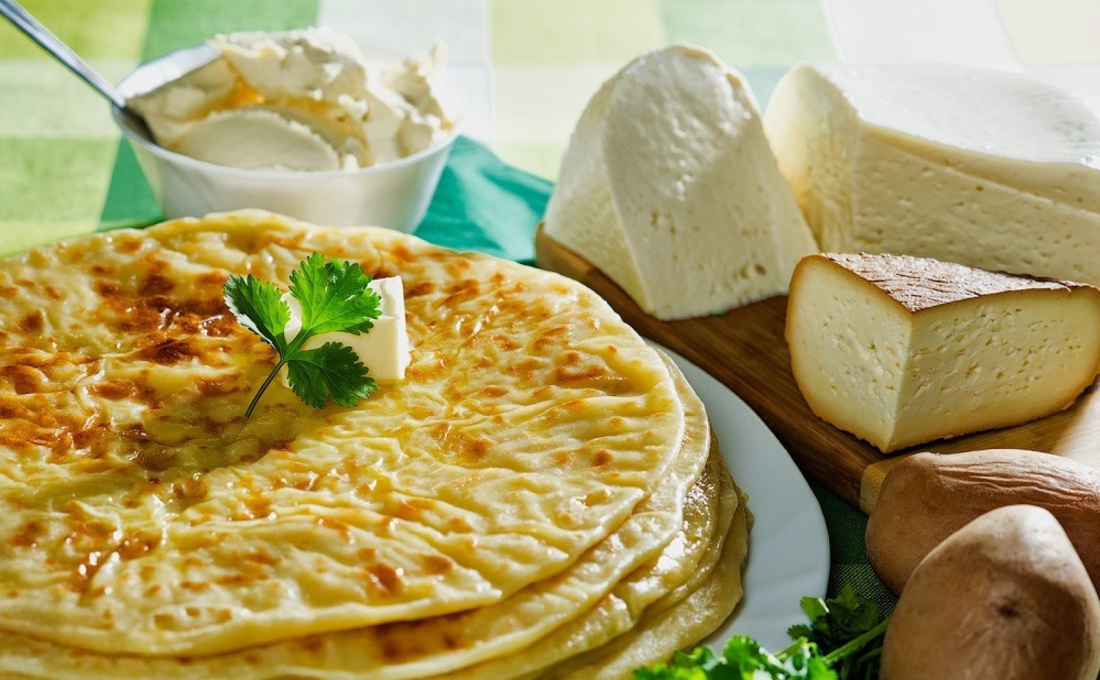 Як приготувати смачні коржики, які тануть у роті: простий рецепт