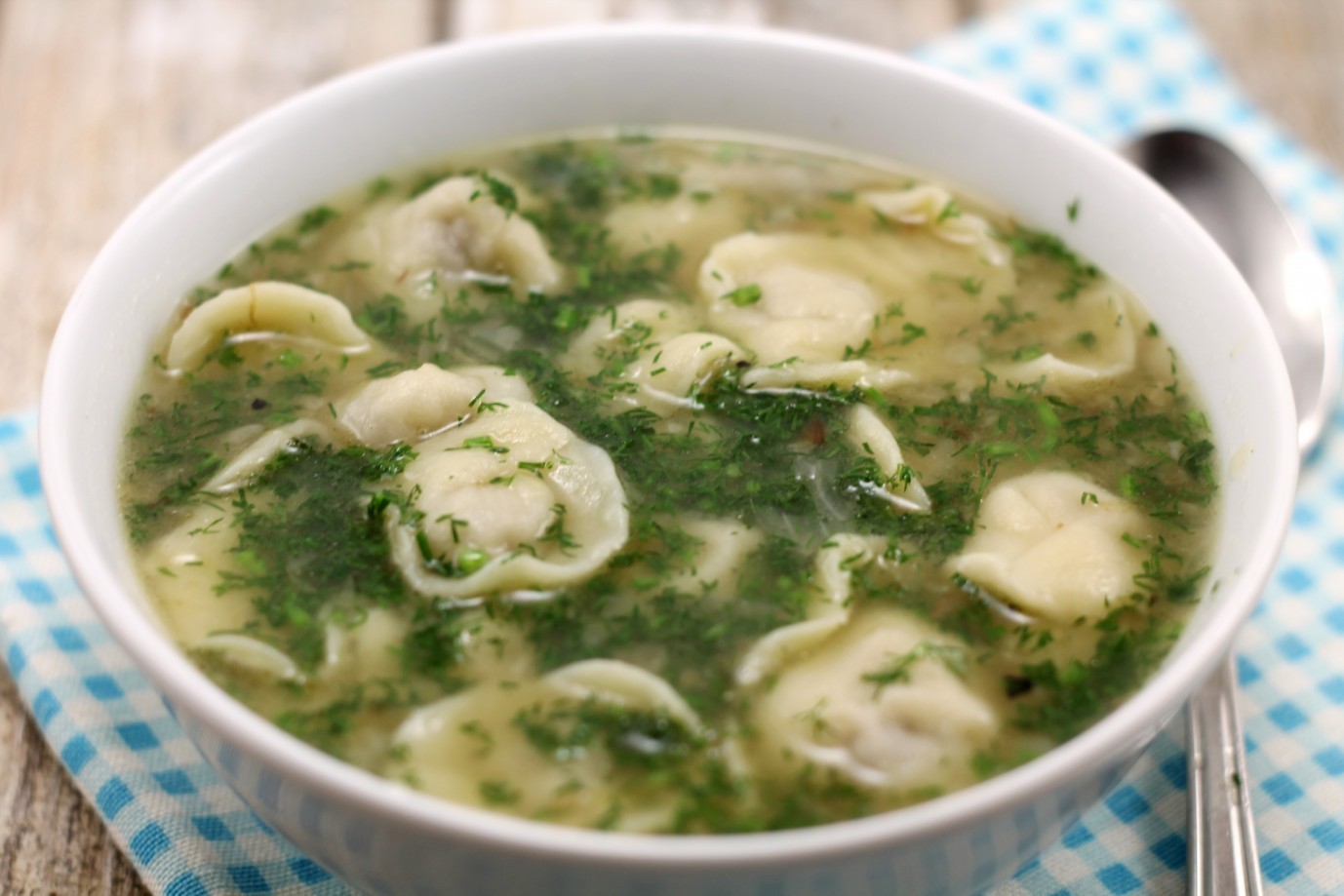 Пельмені з бульйоном