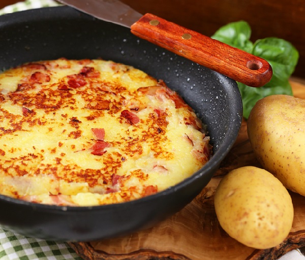 Картопляна запіканка на сковороді по-швейцарськи