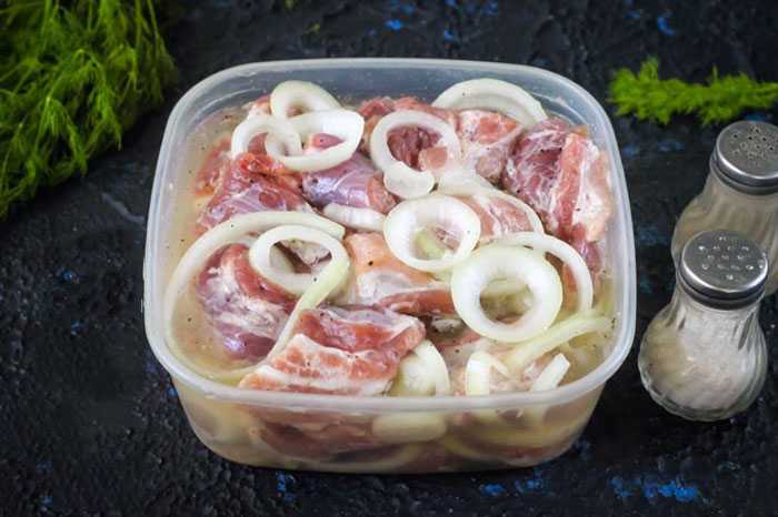 Класичний маринад з цибулею для шашлику
