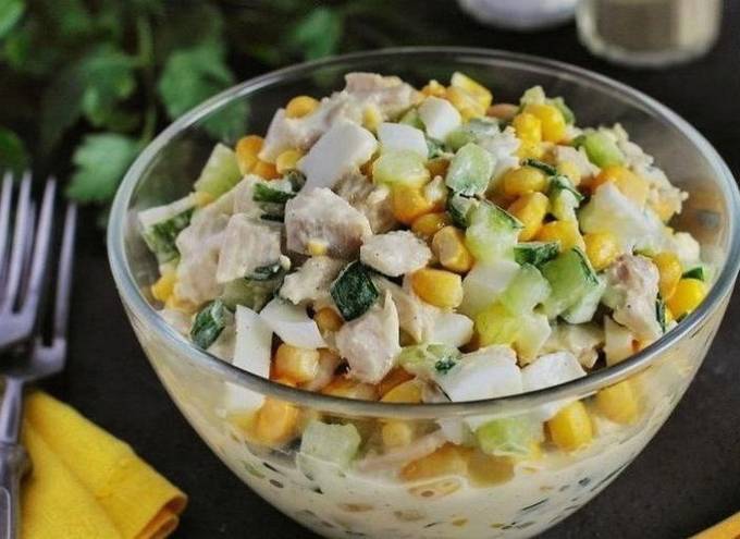 Салат з кукурудзою та куркою — гармонія смаку