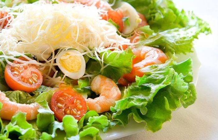 Новорічний салат з креветками для Дракона 2024
