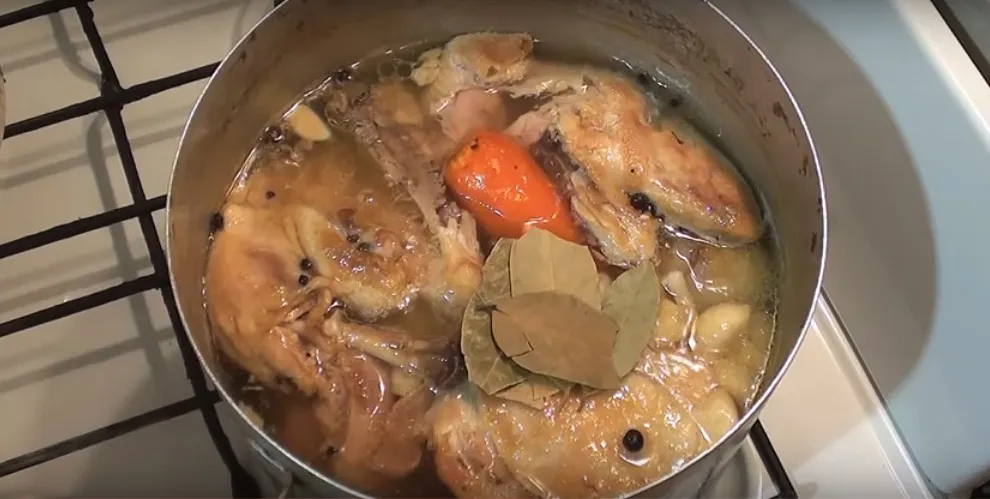 Коли треба класти лаврове листя в холодець: уникаємо помилок
