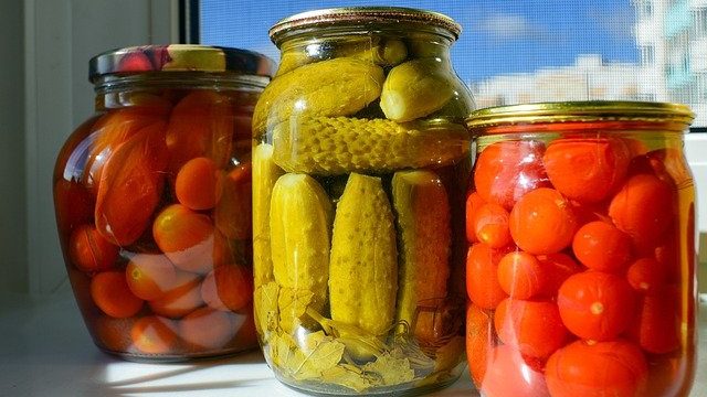 Що робити з консервацією, якщо вона замерзла на балконі