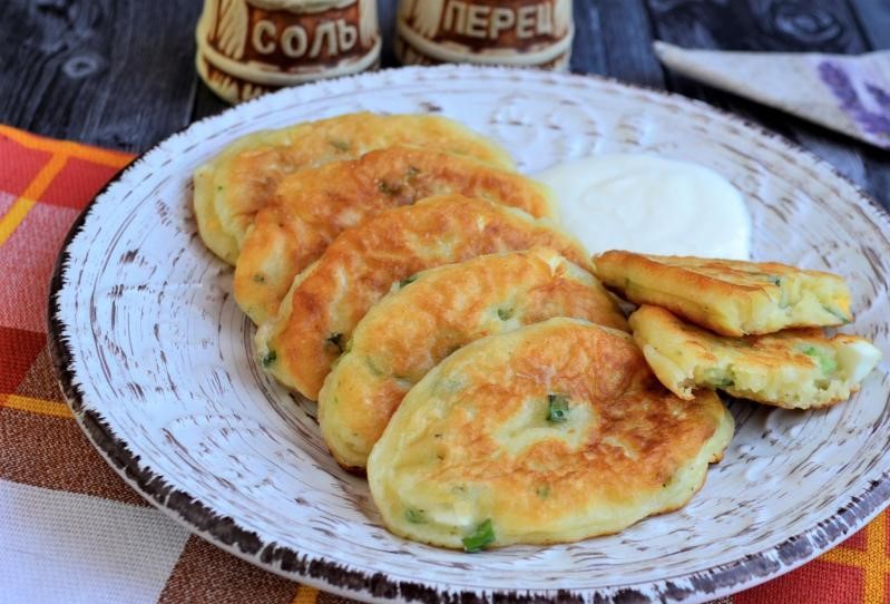 Як приготувати ледачі пиріжки з картоплею