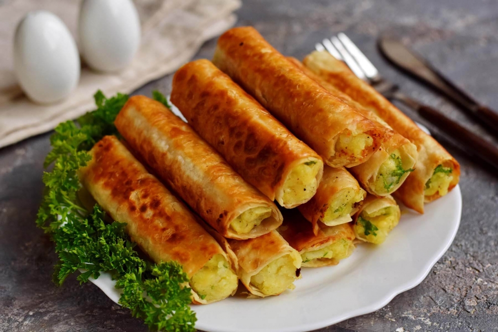 Ідея для закуски: трубочки з сирною начинкою