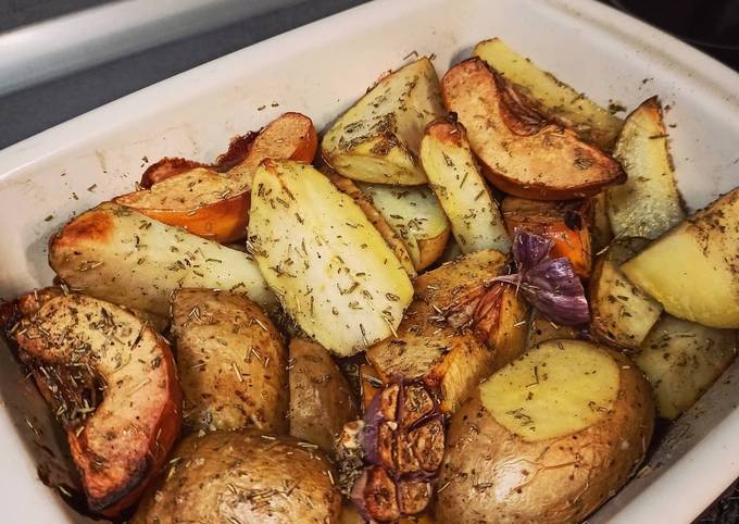 Як смачно запекти картоплю з розмарином на гарнір