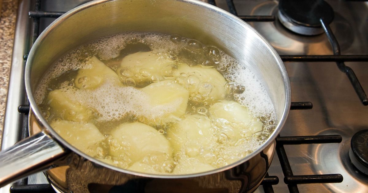 Як приготувати соус до м'яса та риби з картопляного відвару